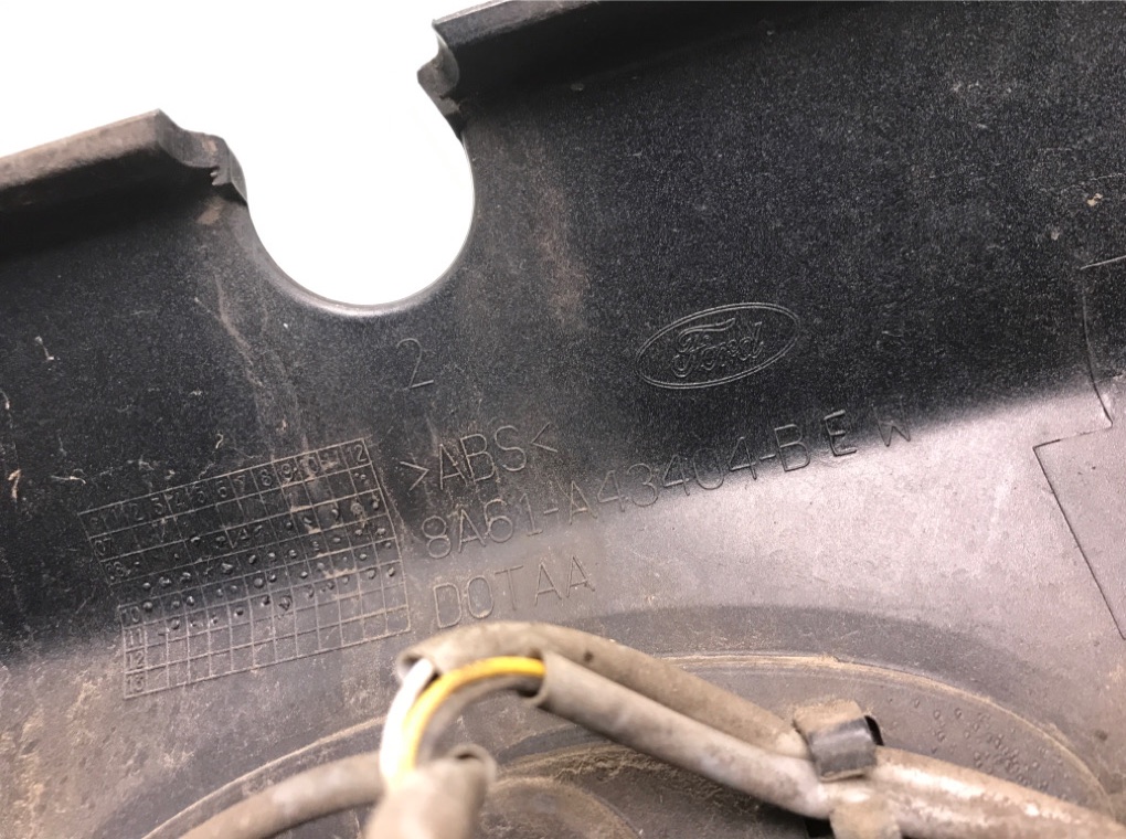 Накладка подсветки номера для Ford Fiesta, 2012 г. 1.6 i бензин б/у — фото 6