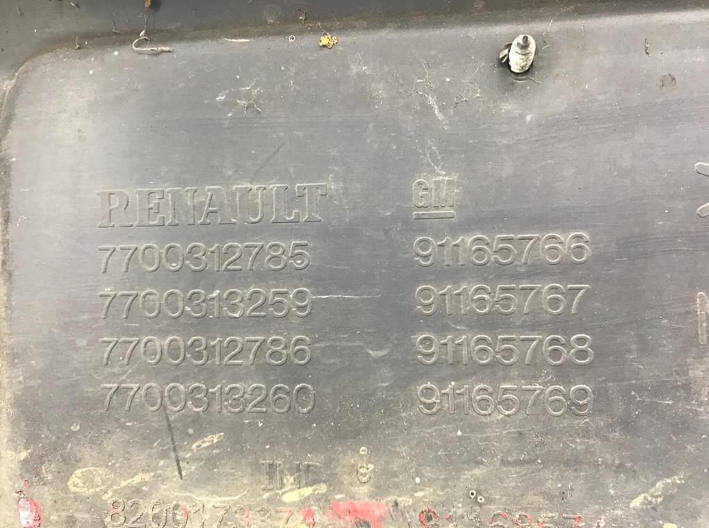 Бампер передний для Renault Trafic, 2004 г. 1.9 CDTi дизель б/у — фото 11