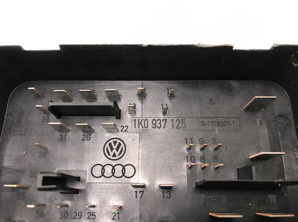 Блок предохранителей для Volkswagen Golf, 2006 г. 2.0 TDi дизель б/у — фото 5