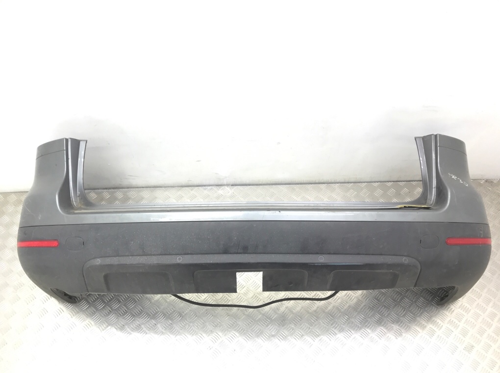 Бампер задний для Volkswagen Touareg, 2005 г. 2.5 TDi дизель б/у