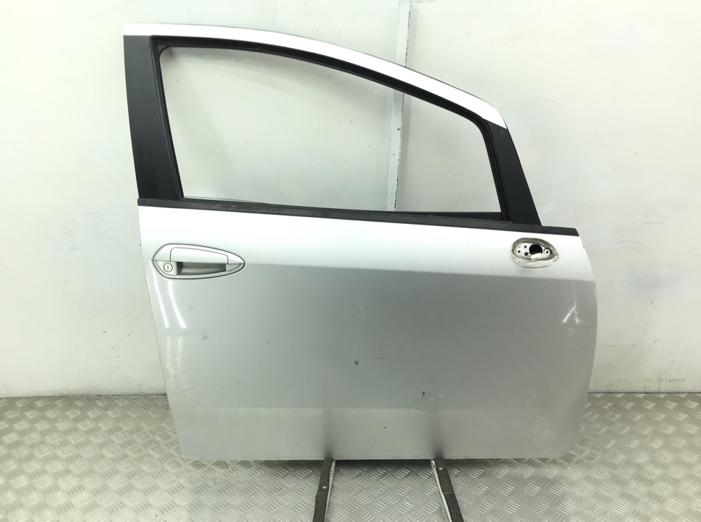 Дверь передняя правая для Fiat Punto, 2010 г. 1.4 i бензин б/у