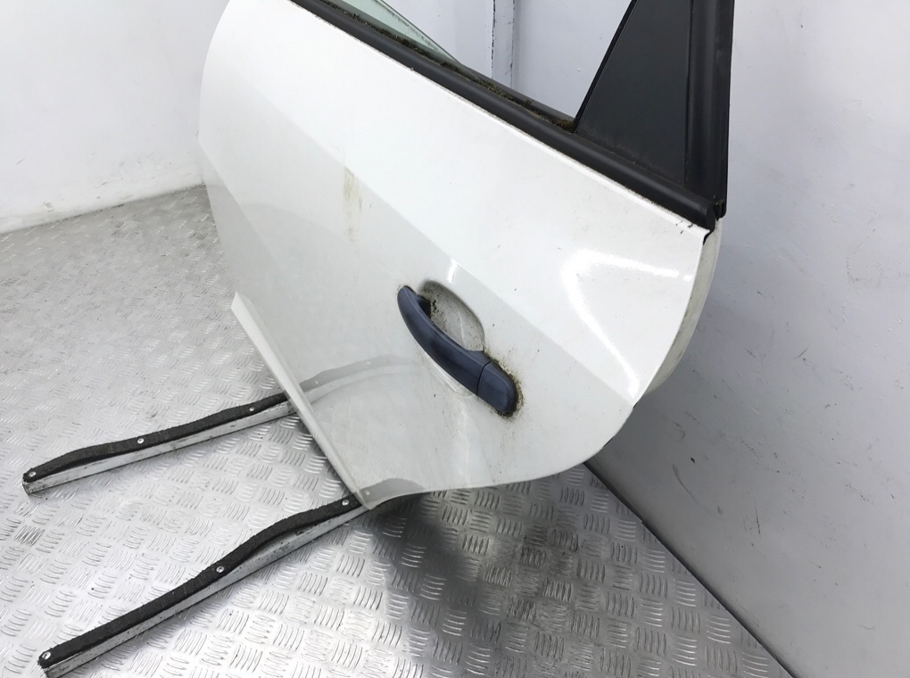 Дверь задняя левая для Seat Ibiza, 2013 г. 1.2 TDi дизель б/у — фото 2