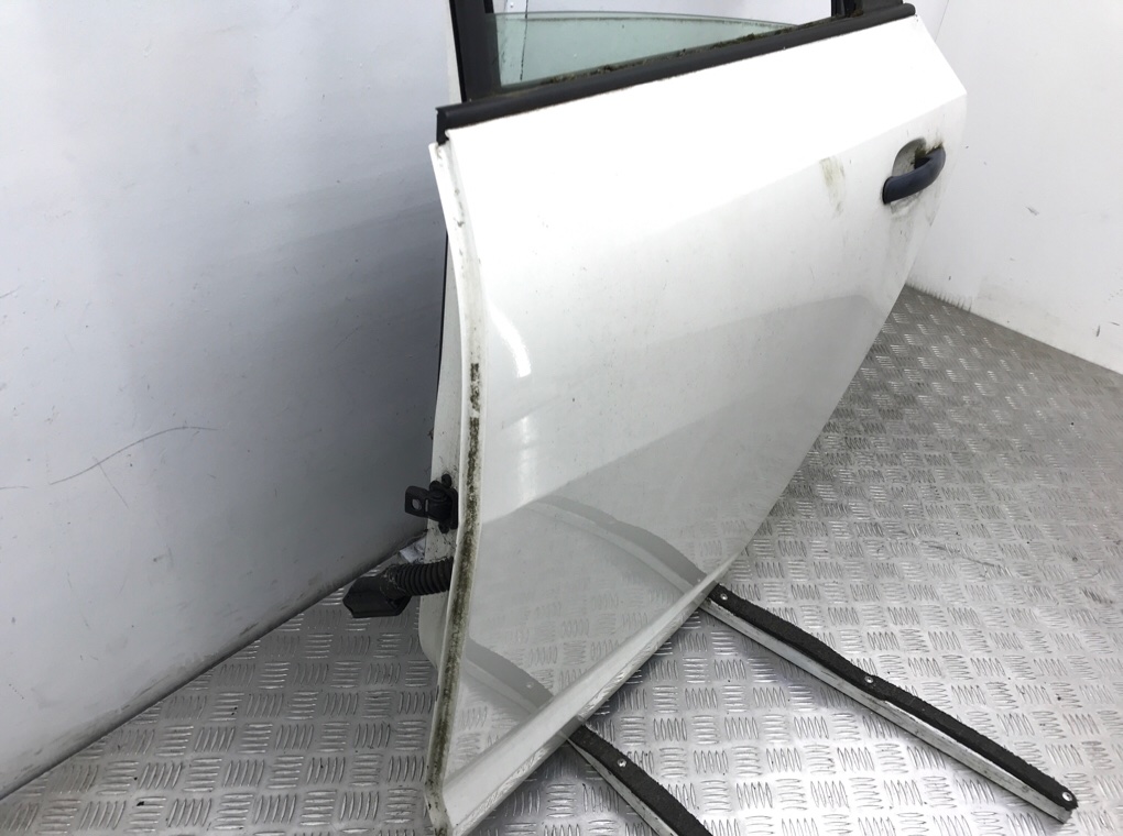 Дверь задняя левая для Seat Ibiza, 2013 г. 1.2 TDi дизель б/у — фото 3