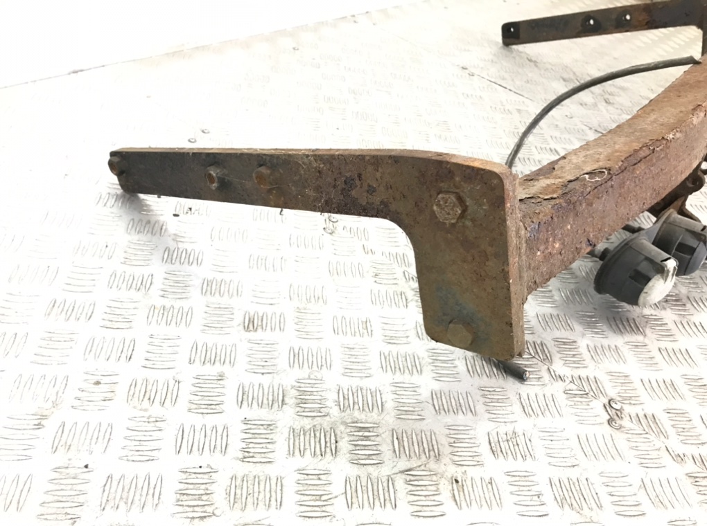 Прицепное устройство (фаркоп) для Peugeot 4007, 2009 г. 2.2 HDi дизель б/у — фото 2