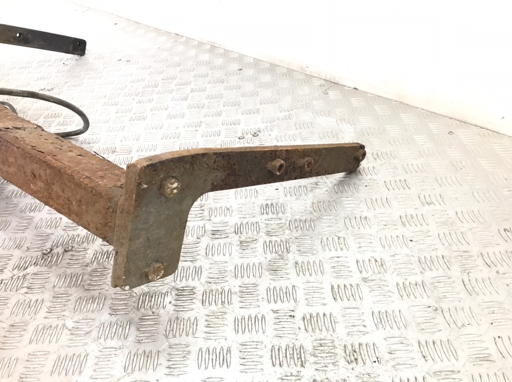 Прицепное устройство (фаркоп) для Peugeot 4007, 2009 г. 2.2 HDi дизель б/у — фото 3