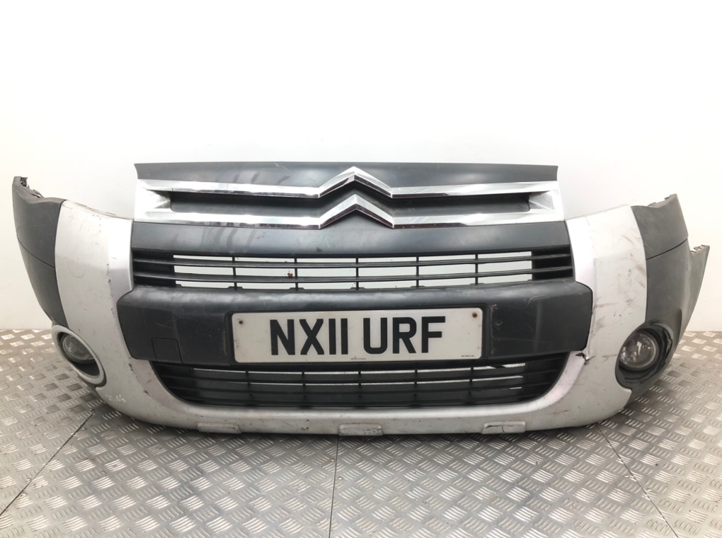 Бампер передний для Citroen Berlingo, 2011 г. 1.6 HDi дизель б/у