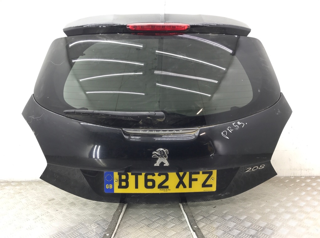 Крышка багажника для Peugeot 208, 2012 г. 1.4 HDi дизель б/у