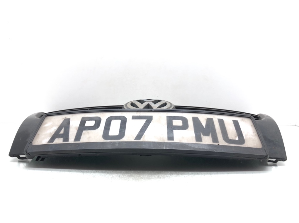 Решетка радиатора для Volkswagen Jetta, 2007 г. 2.0 TDi дизель б/у — фото 2
