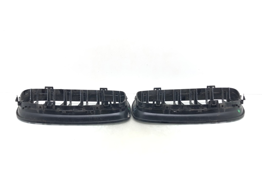 Решетка радиатора для BMW 3 E90/E91/E92/E93, 2012 г. 2.0 TD дизель б/у — фото 3