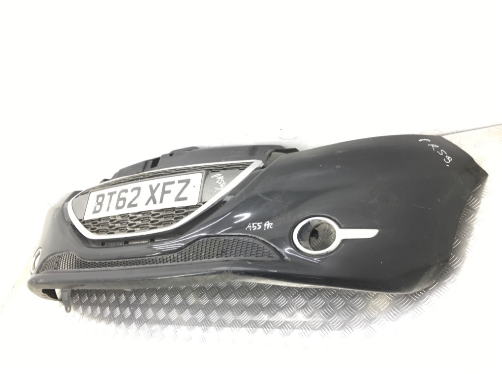 Бампер передний для Peugeot 208, 2012 г. 1.4 HDi дизель б/у — фото 4