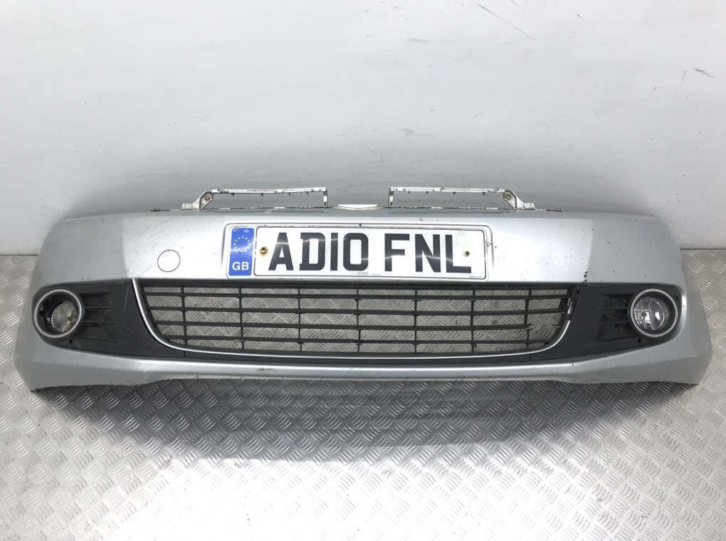 Бампер передний для Volkswagen Golf, 2010 г. 2.0 TDi дизель б/у