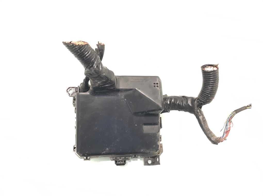 Блок предохранителей для Mitsubishi Lancer, 2011 г. 2.0 DiD дизель б/у — фото 4