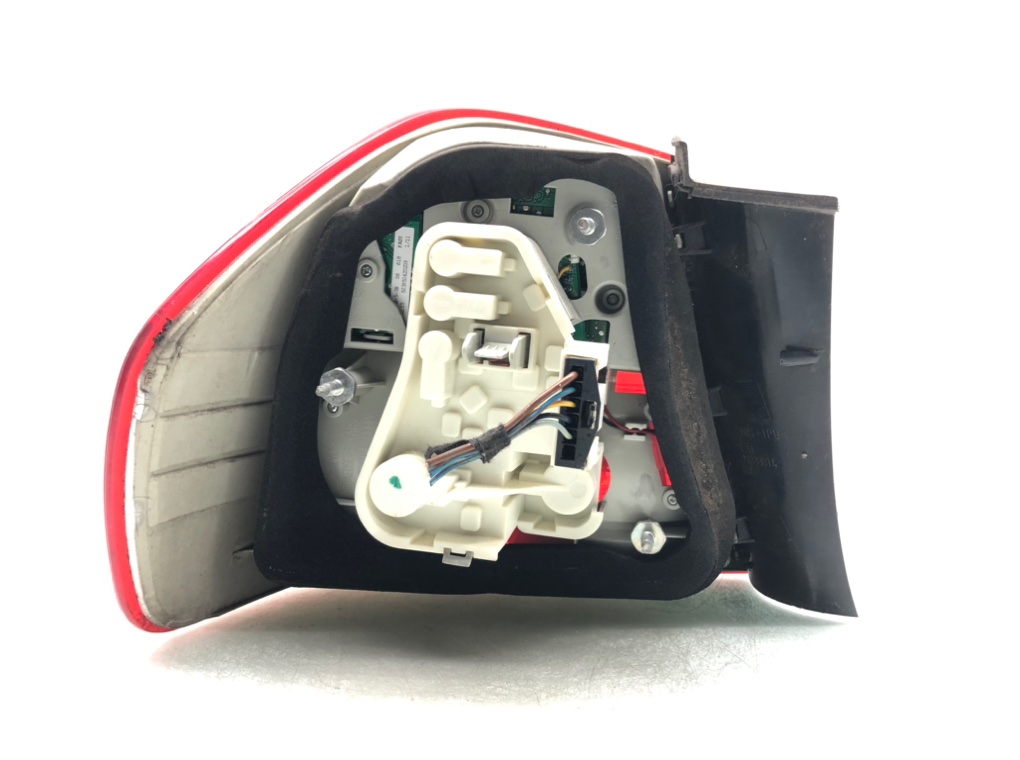 Фонарь задний правый для BMW 3 E90/E91/E92/E93, 2011 г. 2.0 TD дизель б/у — фото 2