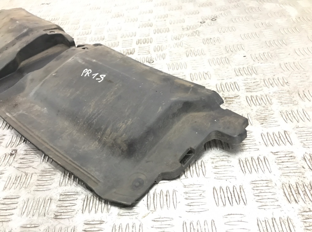 Накладка замка капота для Audi A7, 2015 г. 3.0 TDI дизель б/у — фото 3