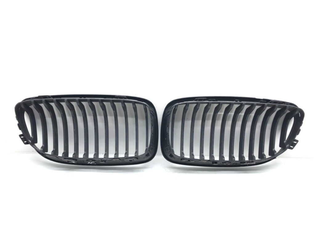 Решетка радиатора для BMW 3 E90/E91/E92/E93, 2011 г. 2.0 i бензин б/у — фото 2