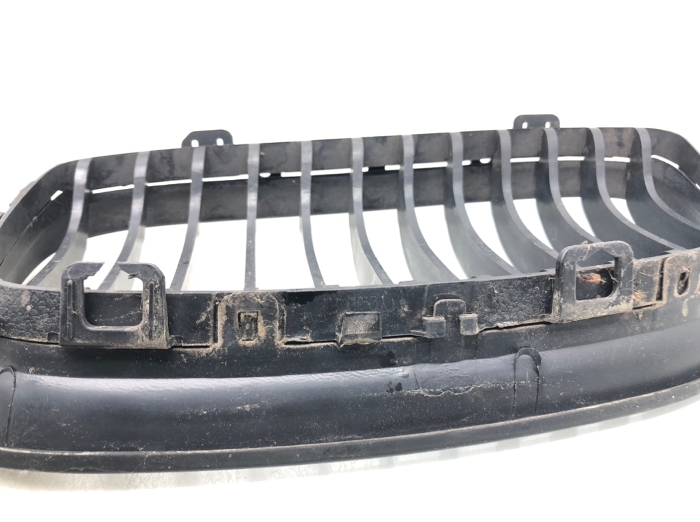 Решетка радиатора для BMW 3 E90/E91/E92/E93, 2011 г. 2.0 i бензин б/у — фото 7