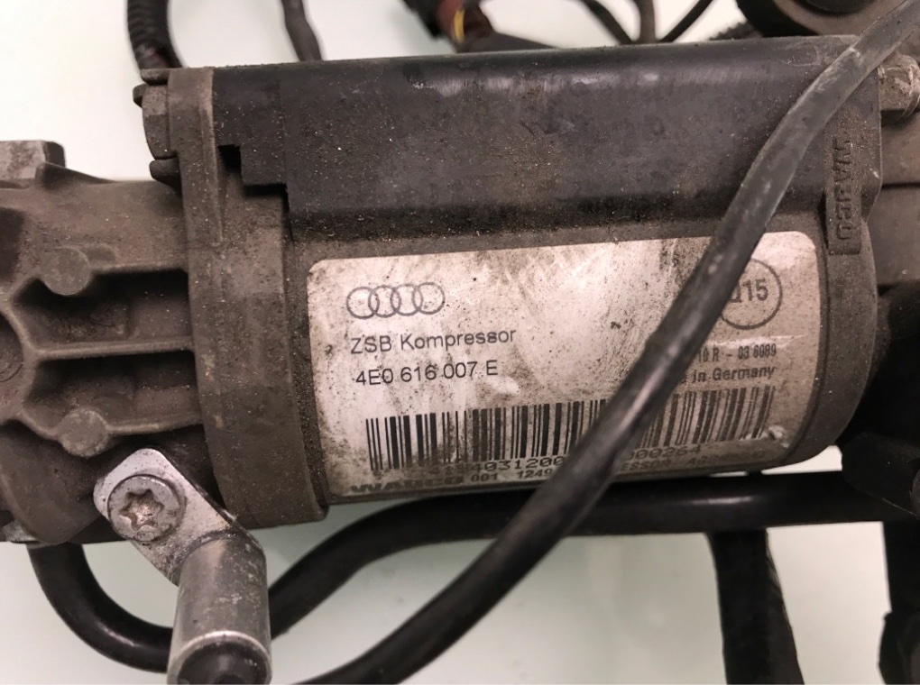 Компрессор пневмоподвески для Audi A8, 2007 г. 3.0 TDi дизель б/у — фото 5
