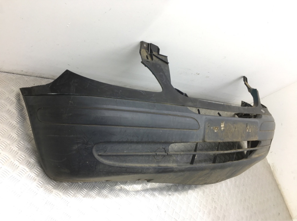 Бампер передний для Mercedes Vito W639, 2004 г. 2.2 CDi дизель б/у — фото 3