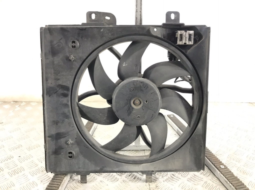 Вентилятор радиатора для Citroen C3, 2010 г. 1.4 HDI дизель б/у — фото 4