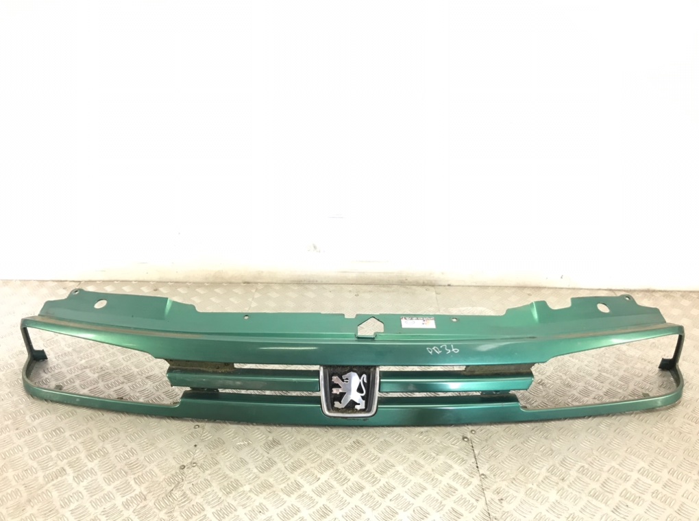 Решетка радиатора для Peugeot 806, 1998 г. 1.9 TD дизель б/у