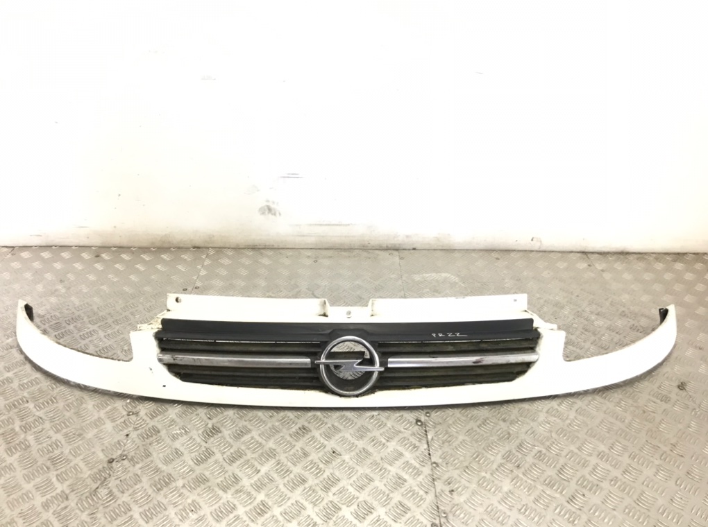 Решетка радиатора для Opel Vivaro, 2005 г. 2.0 i бензин б/у