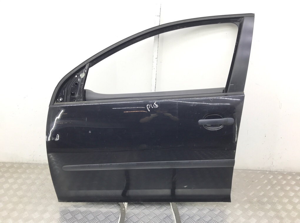 Дверь передняя левая для Volkswagen Golf, 2004 г. 1.6 FSI бензин б/у