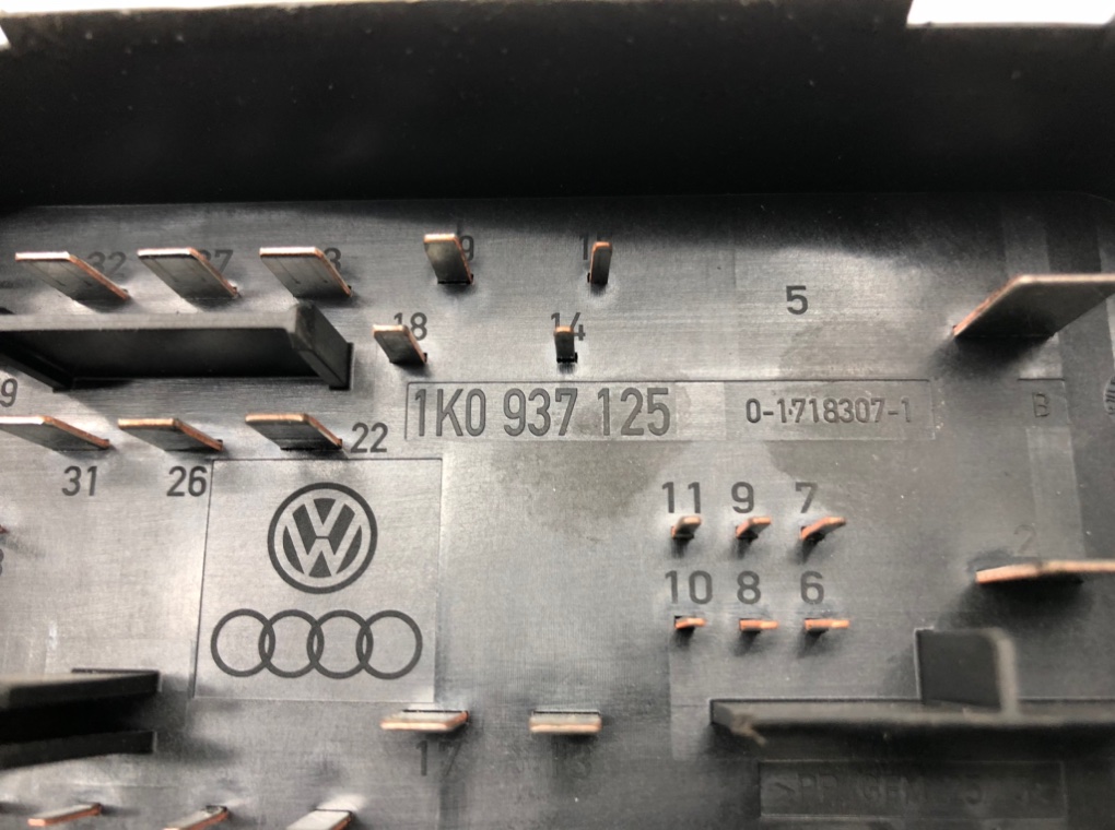 Блок предохранителей для Volkswagen Golf Plus, 2006 г. 1.9 TDi дизель б/у — фото 6