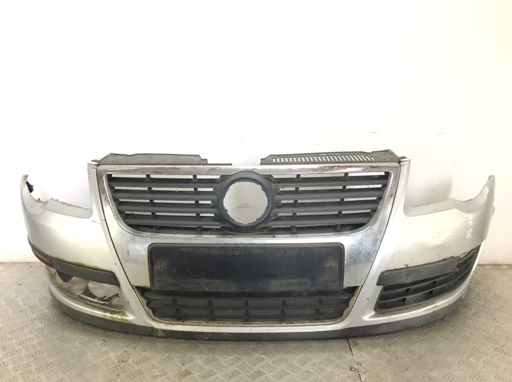 Бампер передний для Volkswagen Passat, 2006 г. 1.9 TDi дизель б/у