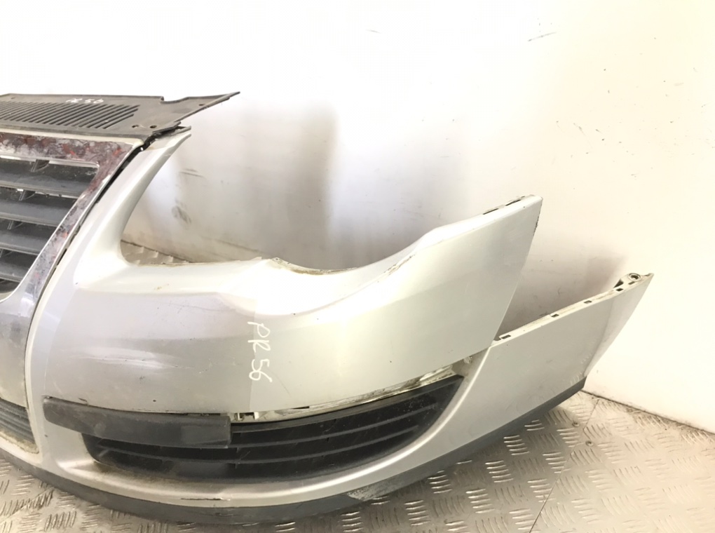 Бампер передний для Volkswagen Passat, 2006 г. 1.9 TDi дизель б/у — фото 3