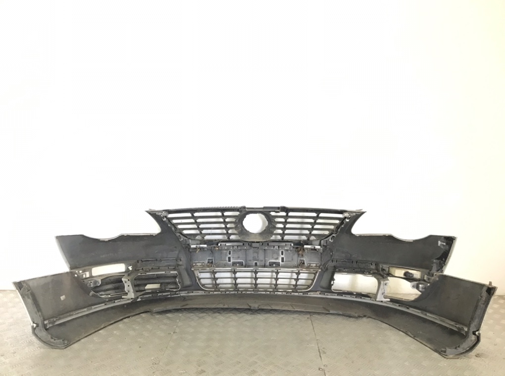 Бампер передний для Volkswagen Passat, 2006 г. 1.9 TDi дизель б/у — фото 4