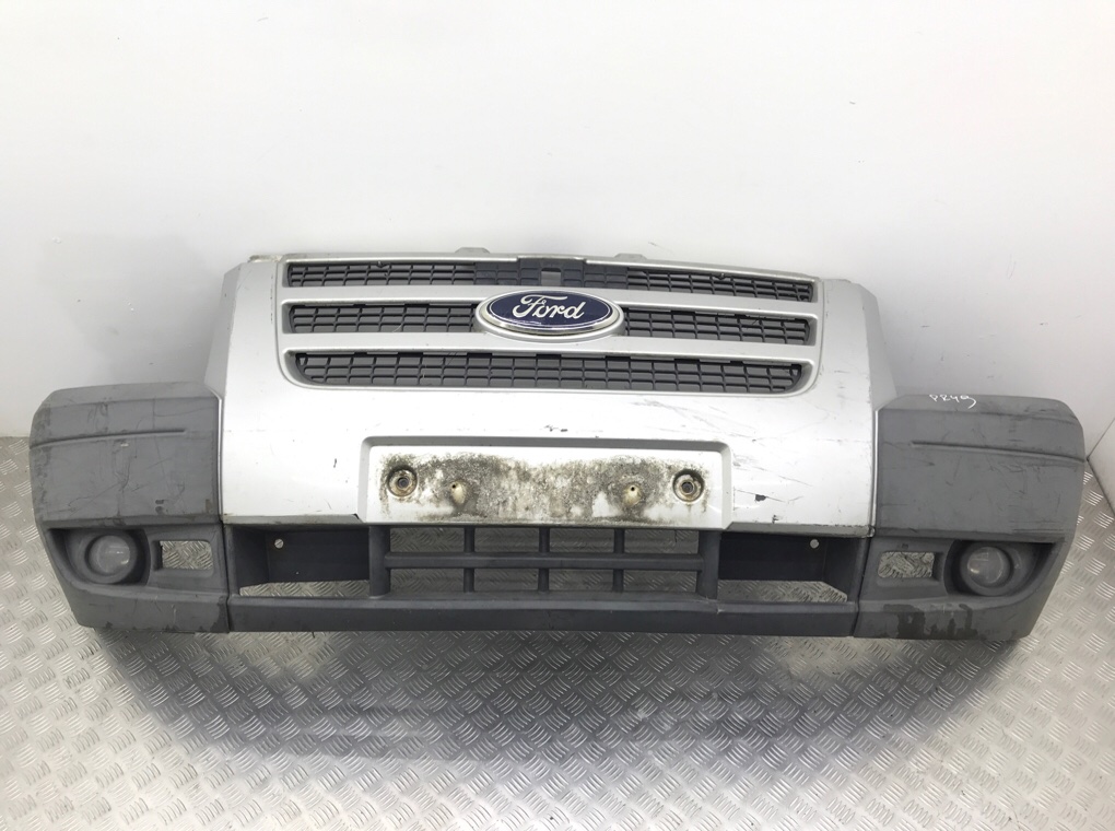 Бампер передний для Ford Transit, 2011 г. 2.2 TDCi дизель б/у