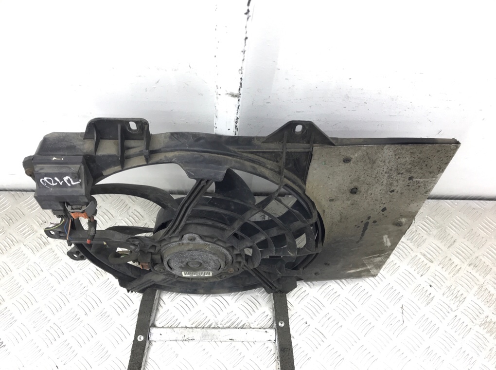 Вентилятор радиатора для Citroen C3 Picasso, 2010 г. 1.6 HDi дизель б/у — фото 2