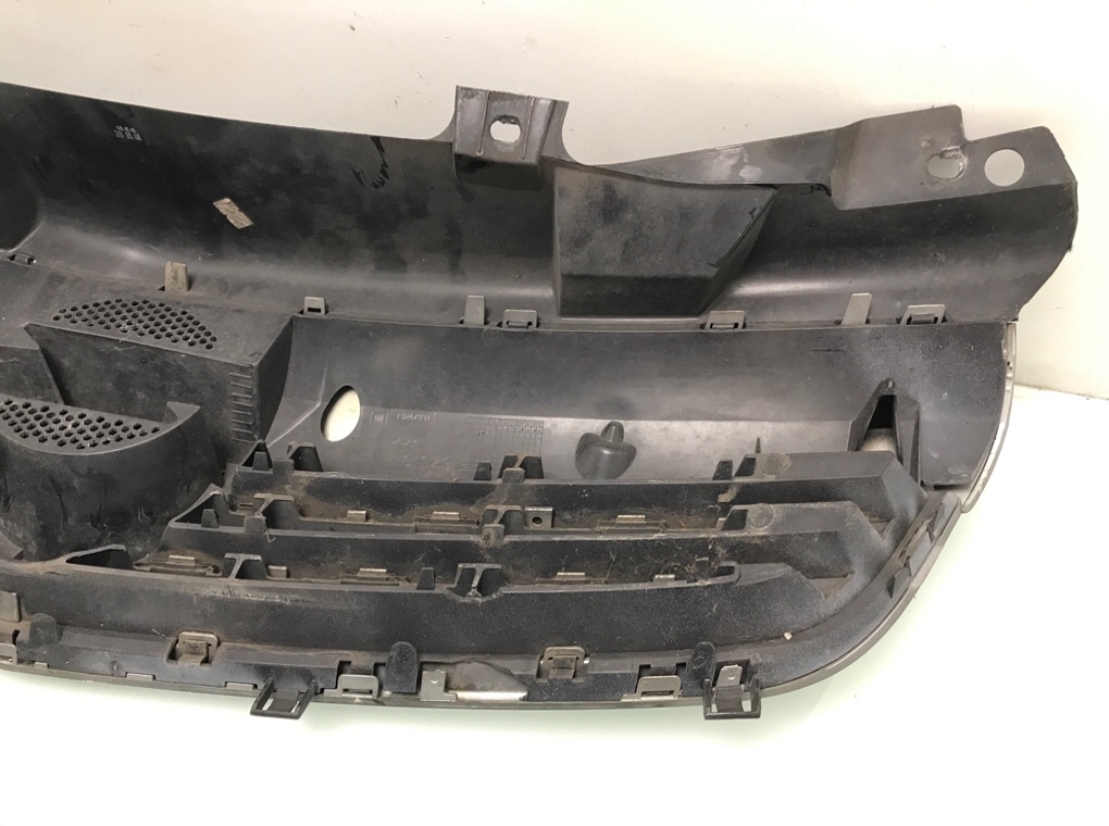 Решетка радиатора для Opel Zafira, 2008 г. 1.9 CDTi дизель б/у — фото 4