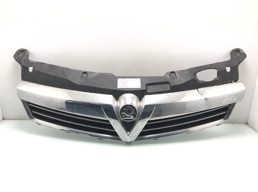 Решетка радиатора для Opel Astra, 2008 г. 1.7 CDTi дизель б/у