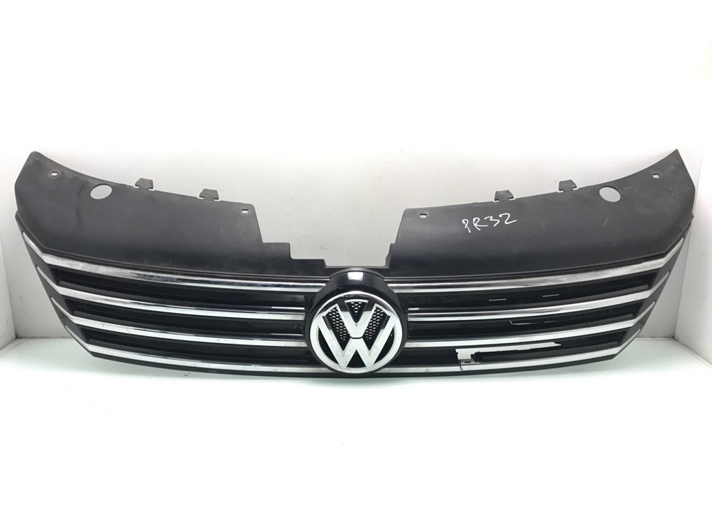 Решетка радиатора для Volkswagen Passat, 2010 г. 1.6 TDi дизель б/у