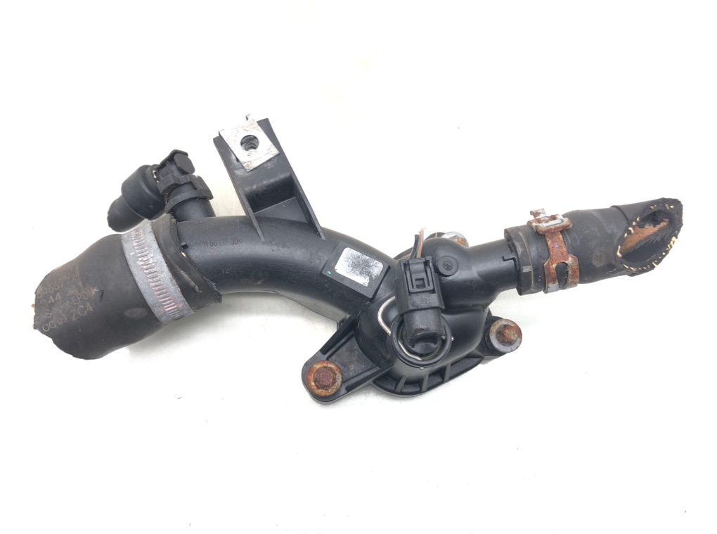 Фланец (тройник) системы охлаждения для Opel Corsa, 2011 г. 1.2 i бензин б/у
