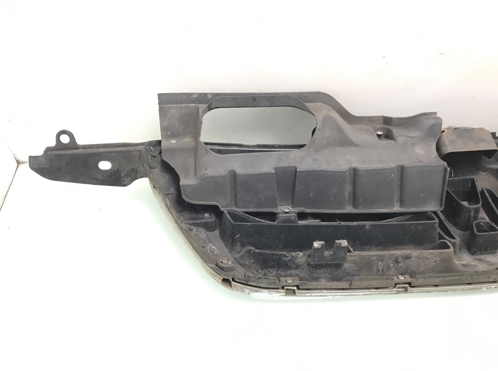 Решетка радиатора для Honda CR-V, 2002 г. 2.0 i бензин б/у — фото 5