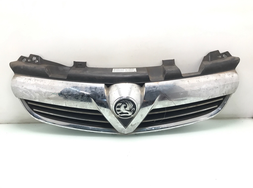 Решетка радиатора для Opel Zafira, 2012 г. 1.6 i бензин б/у