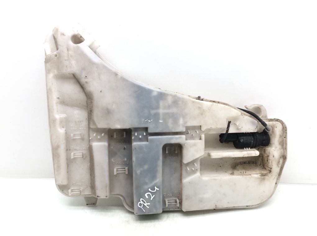 Бачок омывателя для BMW 5 F10/F11/GT F07, 2011 г. 2.0 TD дизель б/у
