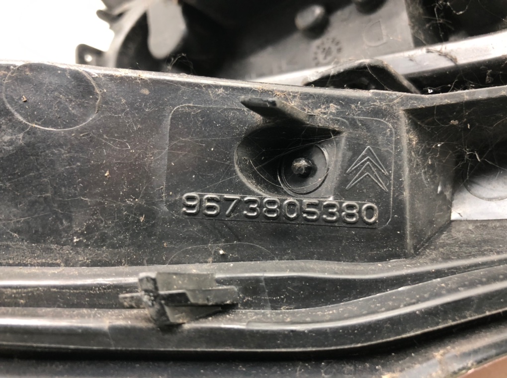 Фонарь задний правый для Citroen C3, 2010 г. 1.4 HDI дизель б/у — фото 7