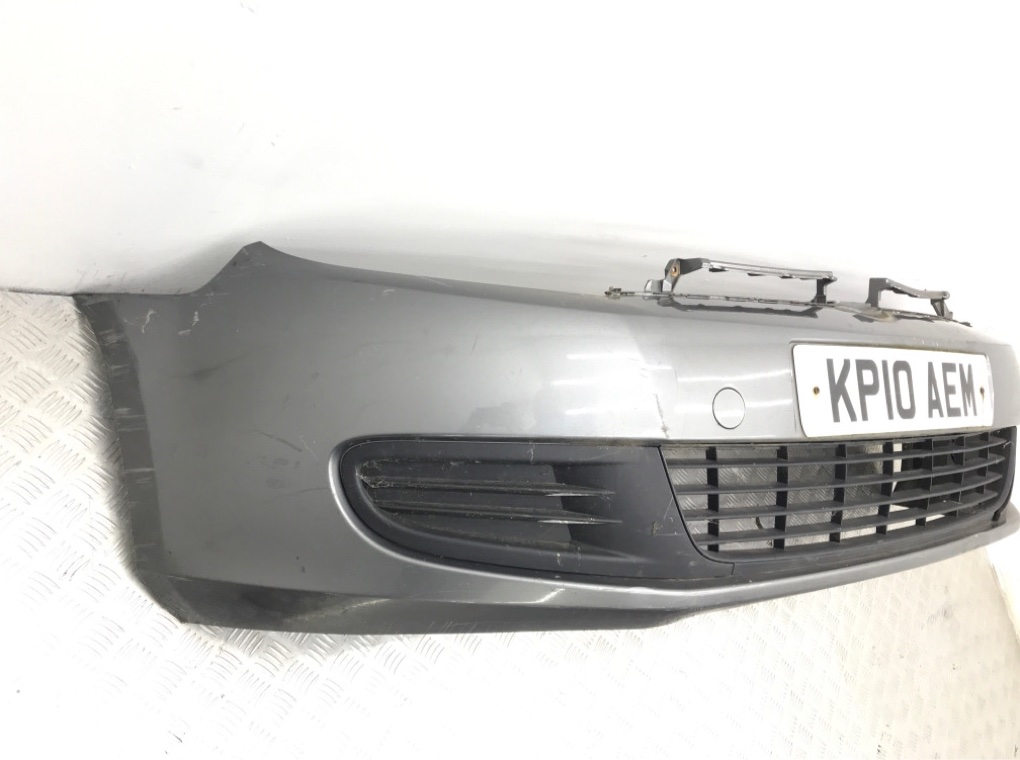 Бампер передний для Volkswagen Golf, 2010 г. 1.6 TDi дизель б/у — фото 3