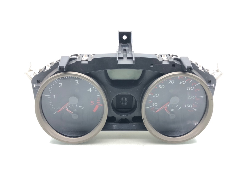 Щиток приборов (приборная панель) для Renault Megane, 2006 г. 1.6 i бензин б/у