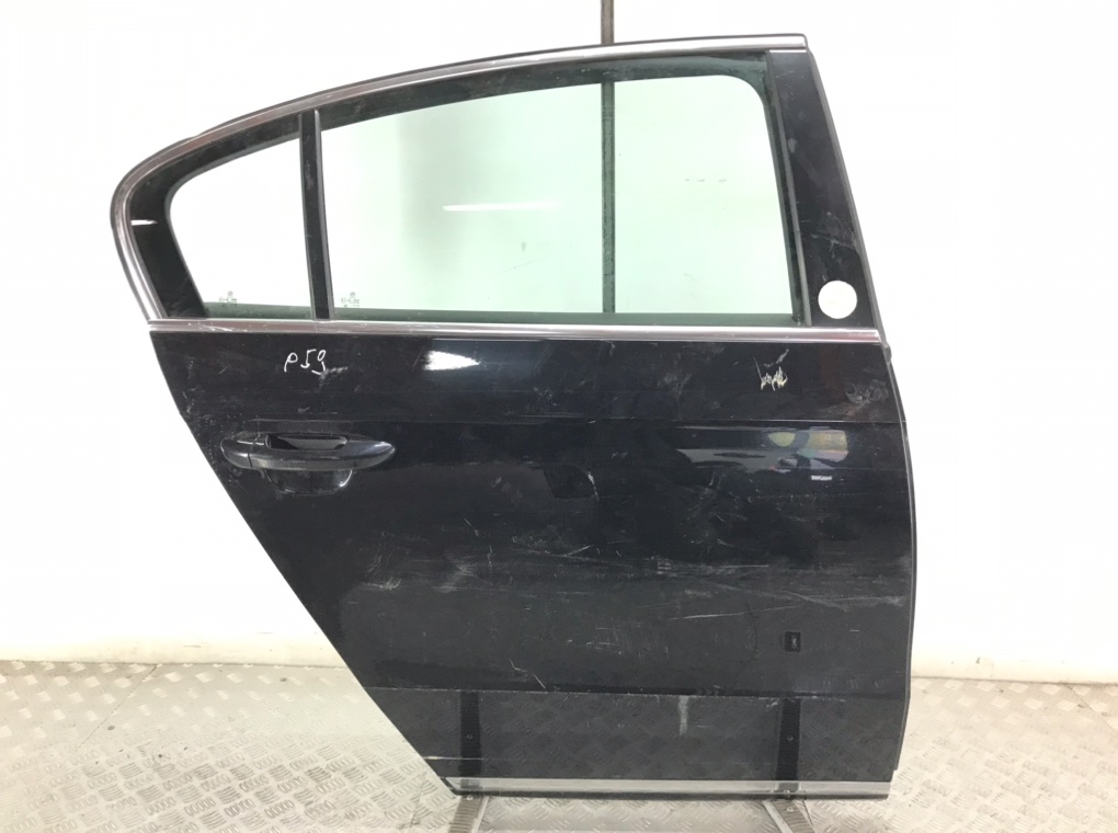 Дверь задняя правая для Volkswagen Passat, 2013 г. 1.6 TDi дизель б/у