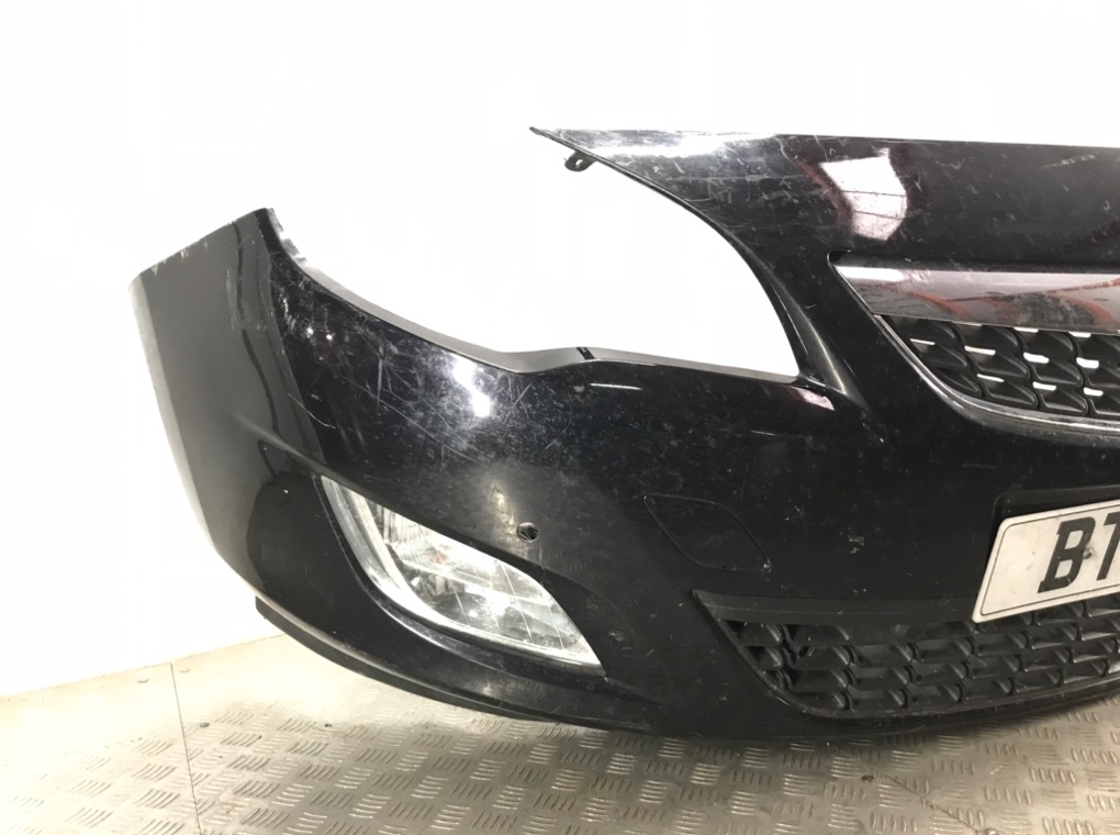 Бампер передний для Opel Astra, 2011 г. 2.0 CDTi дизель б/у — фото 2