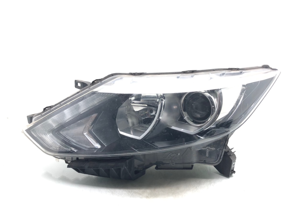 Фара левая для Nissan Qashqai, 2015 г. 1.2 i бензин б/у