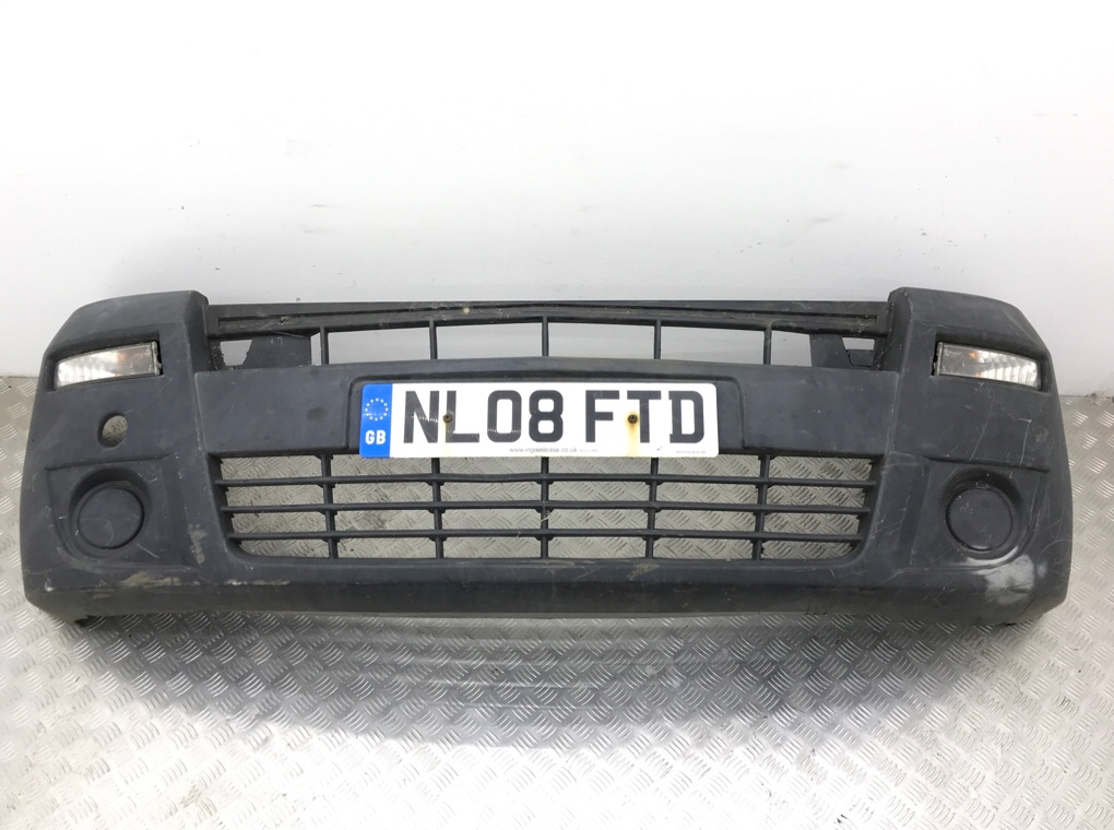Бампер передний для Opel Movano, 2008 г. 2.5 CDTi дизель б/у