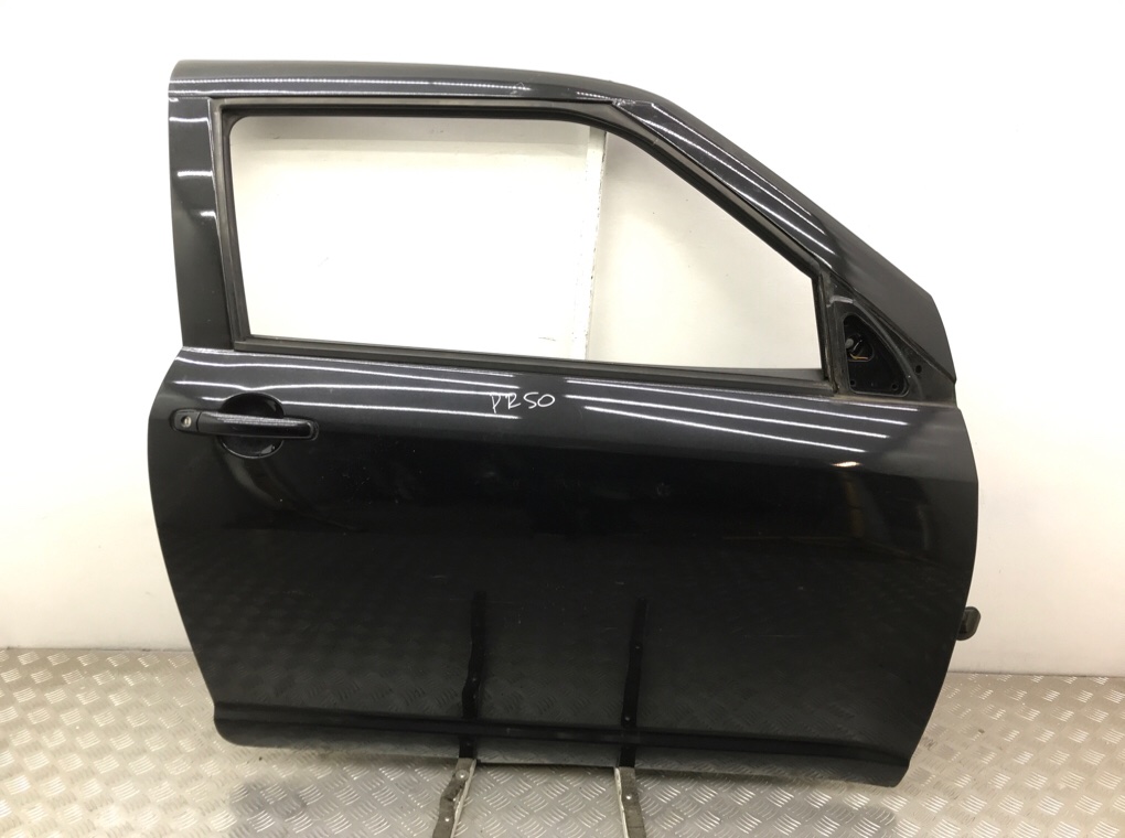 Дверь передняя правая для Suzuki Swift, 2006 г. 1.3 i бензин б/у