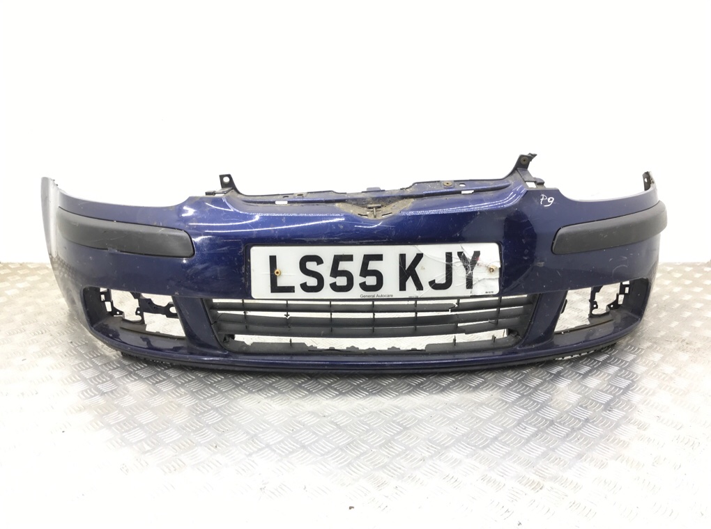 Бампер передний для Volkswagen Golf, 2005 г. 1.9 TDi дизель б/у