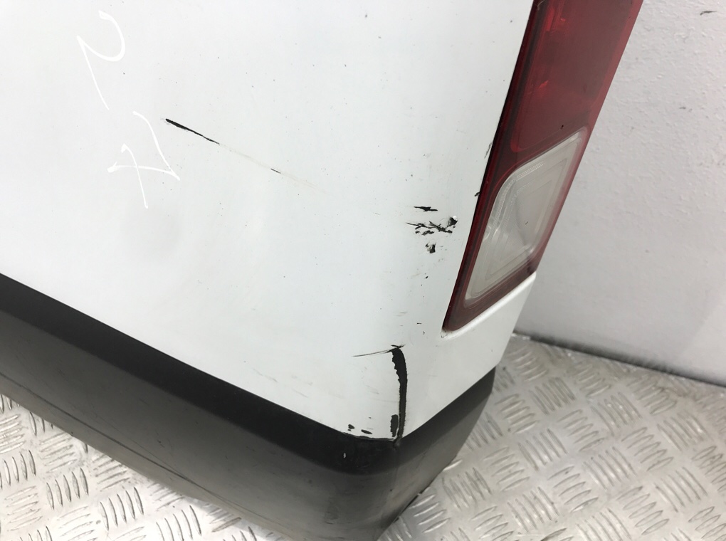 Клык бампера задний левый для Renault Trafic, 2016 г. 1.6 CDTi дизель б/у — фото 4