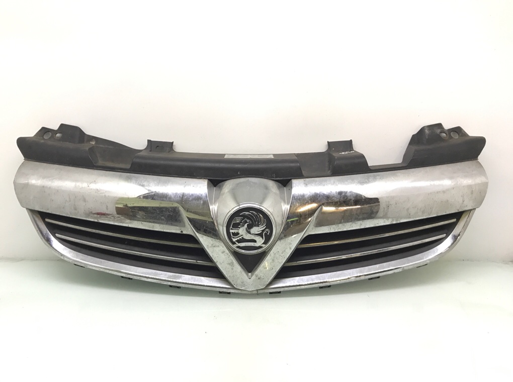 Решетка радиатора для Opel Zafira, 2010 г. 1.9 CDTi дизель б/у